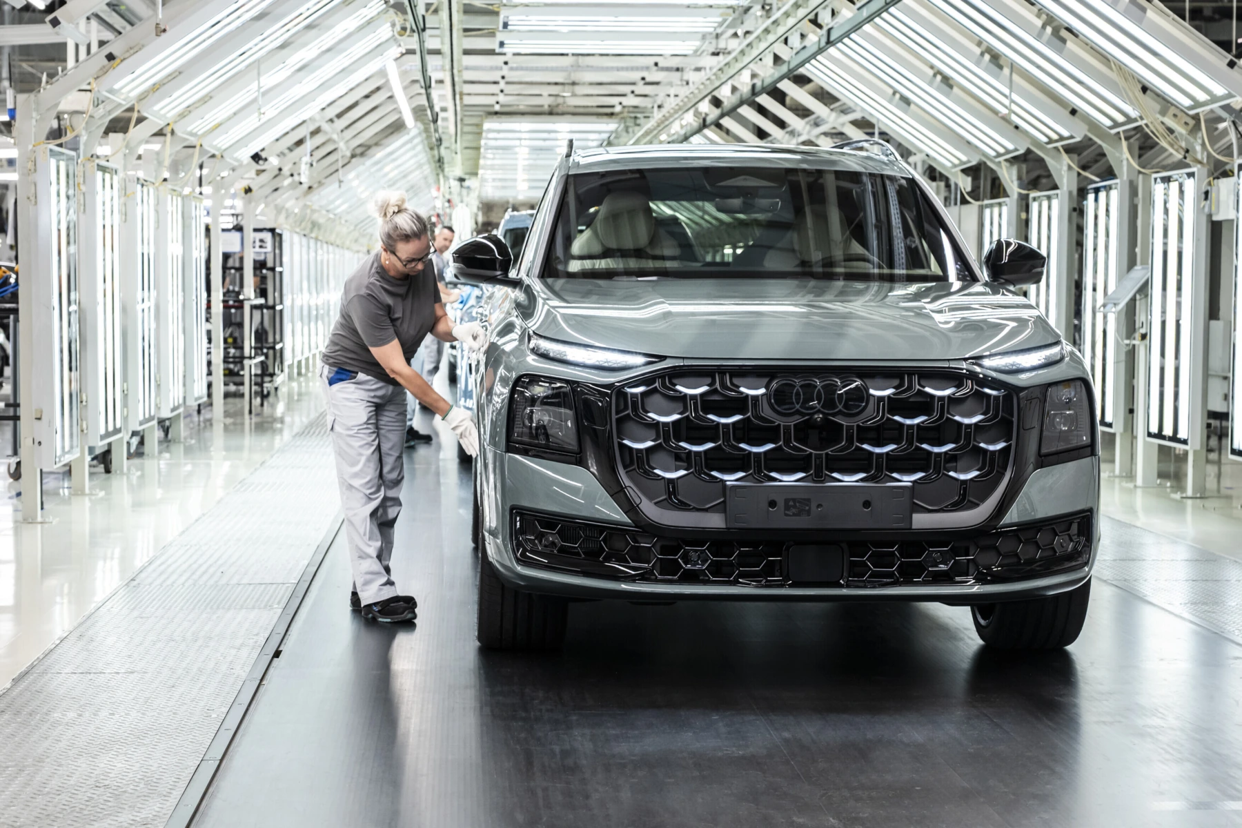5,31 метрлик Audi Q9 BMW X7ге каршы чыкты 9