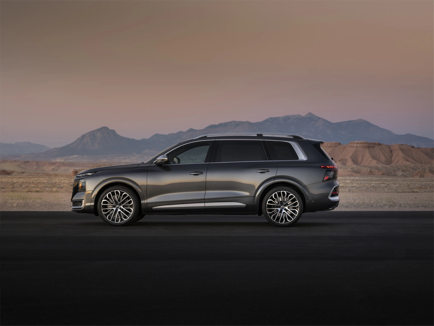 5,31 метрлик Audi Q9 BMW X7ге каршы чыкты